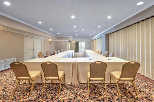 La Quinta by Wyndham Marble Falls - image 7