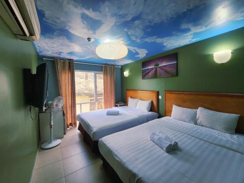 room detail thumbnail 1