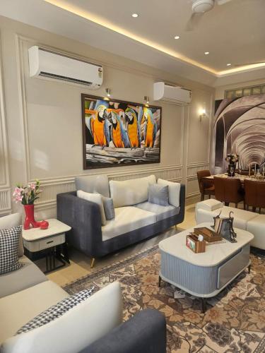 Blissful 5BHK Golf Course Road by Micasso home No Party - image 5