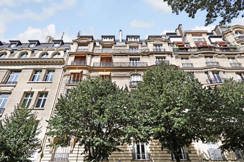Chic & spacious 2BDR - 4P - Av Suffren TOUR EIFFEL - image 6