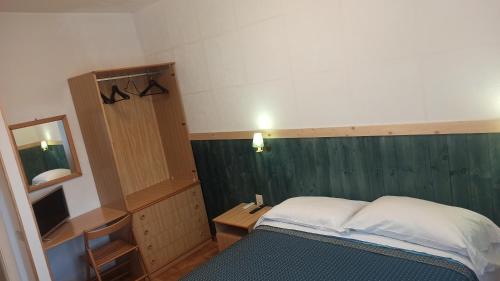 1 double bed