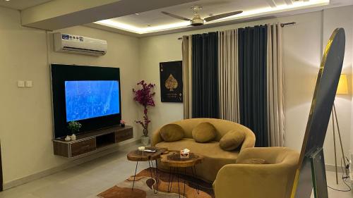 Luxury 1BHK Apartment with Eiffel View Bahria - main image