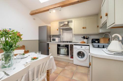 Viesnīcas āriene, East Green Farm Cottages - Gardeners Cottage in Kelsale