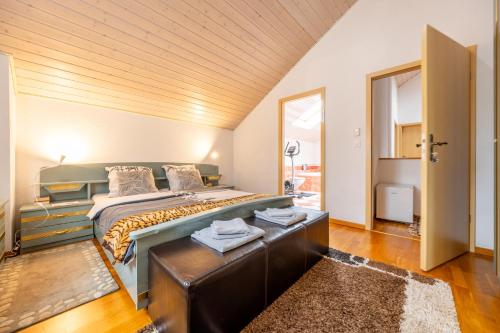 Guest room à la maison de la Plage in Port-Valais, Schweiz