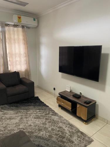 Modern 1-Bedroom Apartment with AC & Fast WiFi