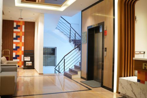 Myspace Hotel JMR in Chitradurga