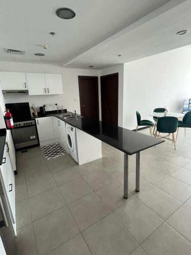 Specious 1 bd close to Sea Jumeirah, Dubai (photo 5)