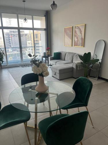 Specious 1 bd close to Sea Jumeirah, Dubaj