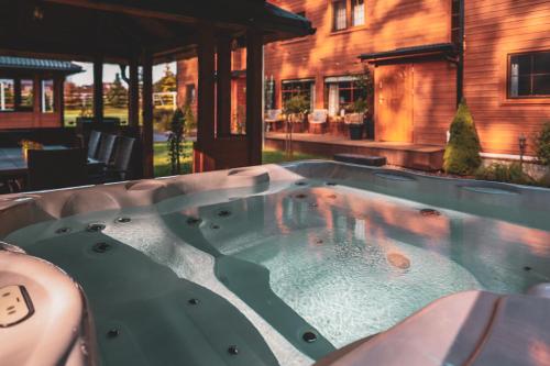 Dom to za mało ! Jacuzzi boiska plac zabaw ognisko