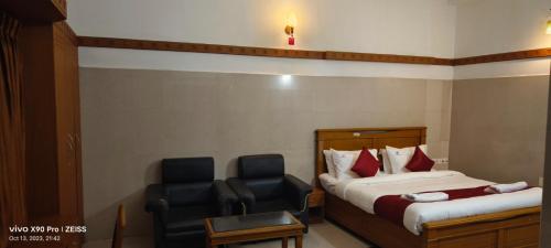 Skyry Hotels Gandhipuram in 拉姆納格爾