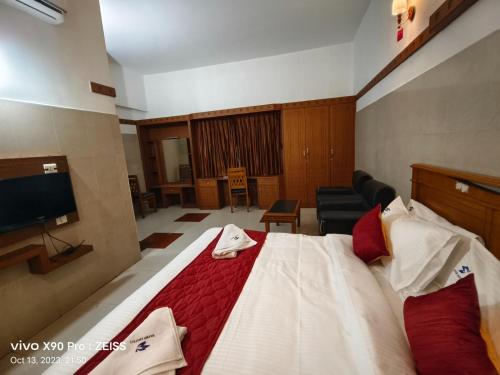 Skyry Hotels Gandhipuram in 拉姆納格爾