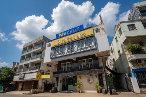 FabHotel Royce Studio - Nr Pune International Airport, Pune