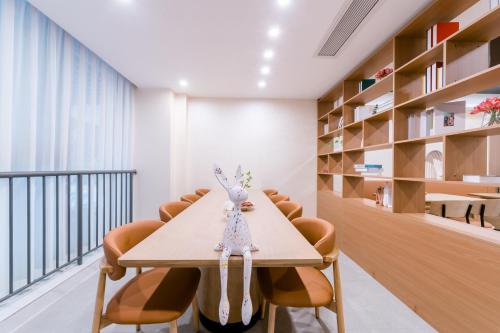 Salas de reuniones, Poly Zhongda Viverton Apartment (free shuttle bus during the Canton Fair) in Cantón