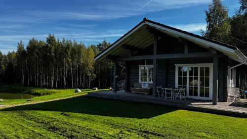 Viesnīcas āriene, Aviečių vila (Avieciu vila) in Semeliškės