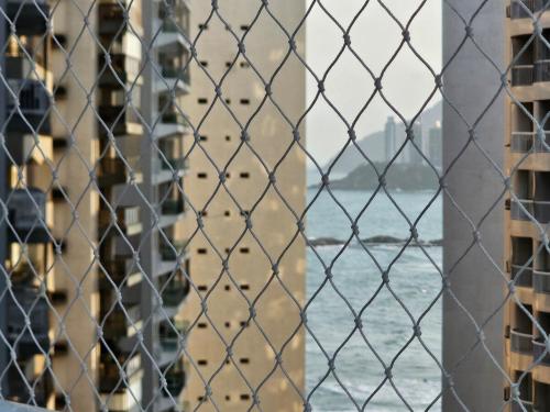 Apartamento 3 quartos Praia das Pitangueiras Edificio Costa Brava – khách sạn tại Morro do Maluf