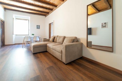Rustic apartment in the heart of the Val d'Intelvi in 聖費德勒因特爾維
