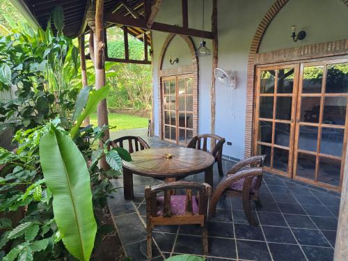 Garden, Villa Helios in Mae Na Toeng