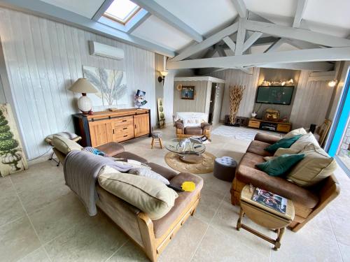 Maison 8-10p, 4 ch, piscine privée, sauna, hammam (Maison 8-10p, 4 ch, piscine privee, sauna, hammam) in Lussas