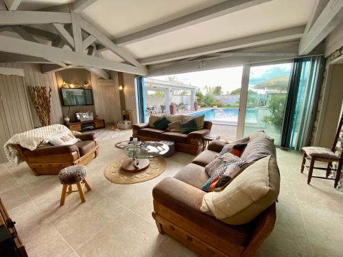 Maison 8-10p, 4 ch, piscine privée, sauna, hammam (Maison 8-10p, 4 ch, piscine privee, sauna, hammam) in Lussas