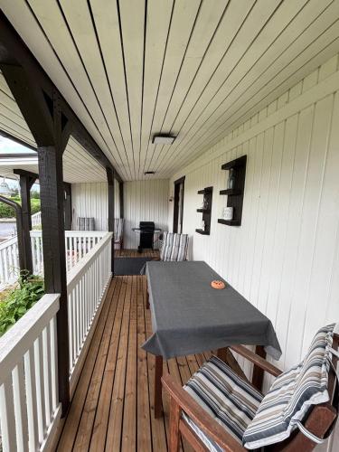 陽台/露台, WhiteHouse, peaceful togetherness in 萊赫蒂邁基(南博滕區)