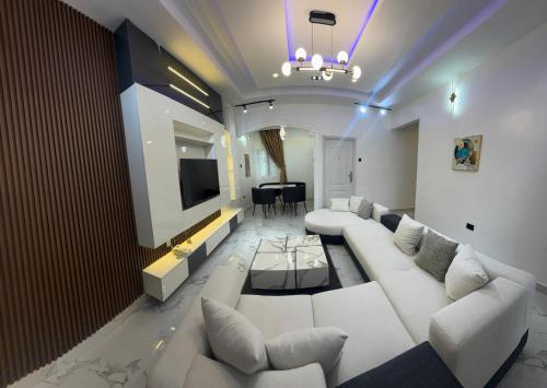 Golden Horizon in Agbor