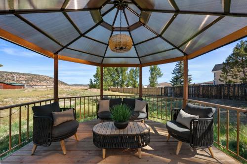 Létesítmények, Bunny's Ranch - Sleeps 12, Pool Table, Ping Pong, Foosball in Big Bear City (CA)