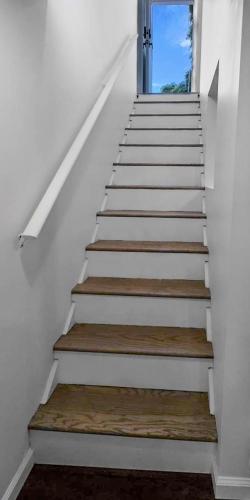 Modern Apartment Near Tweed -Yale -New Haven in East Haven