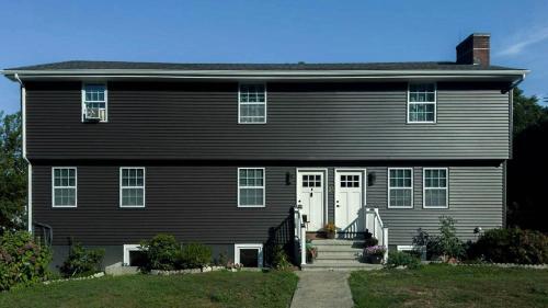 Modern Apartment Near Tweed -Yale -New Haven in East Haven