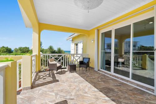 The Sunflower Villa In Grand Turk Turks & Caicos in Коберн-Таун