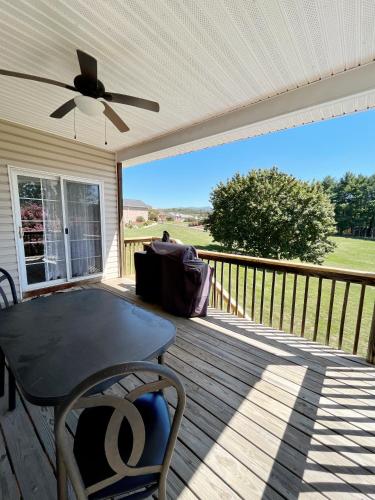 Escape to Serenity in 애시비 하이츠