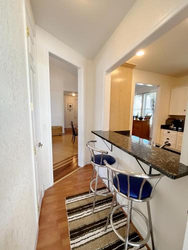 Escape to Serenity in 애시비 하이츠