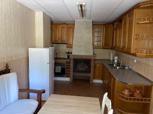 Kitchen, El Rincon del Agua in Fuente de las Monjas