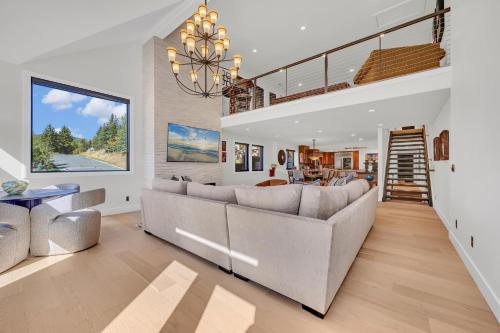 601 Deer Valley Drive image