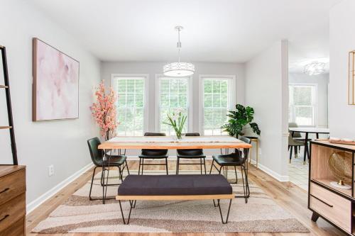 Cozy and Private home in Roswell in وودستوك