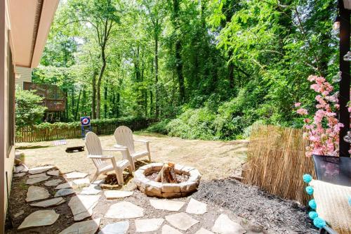 Cozy and Private home in Roswell in وودستوك