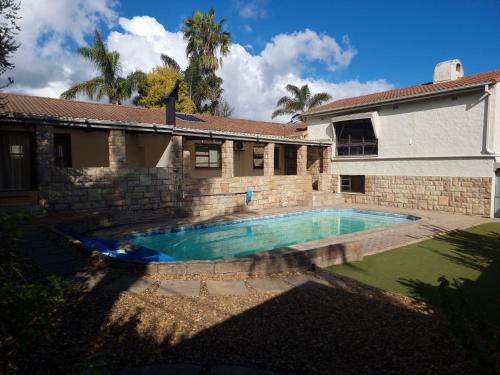 Exterior view of Ojong's Self-Catering Ridgeworth - Bellville