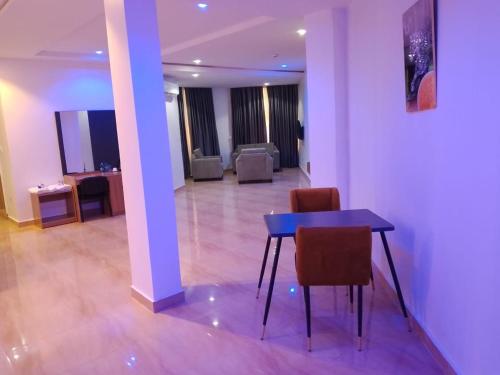 EMERY VIDA LUXURY HOTEL Irrua in Agbor