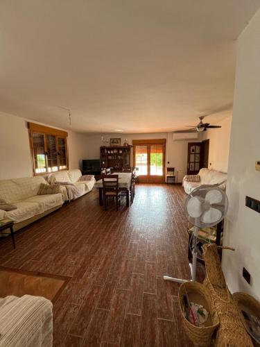 Cortijo Los Periquitos in Kortes de Baza