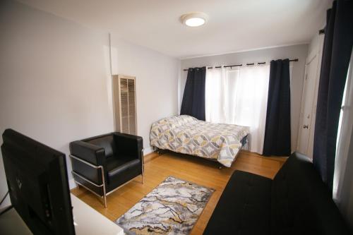 Cozy room in East Holywood, 7 min from holllywood, 15 from downtown, 20 to hollywood sing