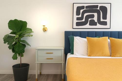 Golden Girls New Home at Downtown, Grill, Walk to 6th St Eats and Lake