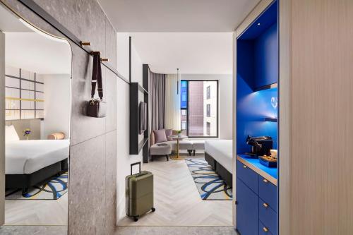 room detail thumbnail 1