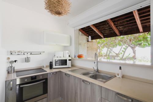 Kitchen, Beautiful seaside accommodation in a residential area in Le Vauclin