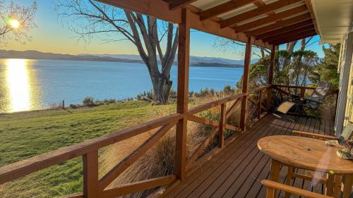 Pukaki Lakeside Getaway NZ in Twizel