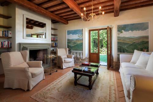 Charming Historic Villa-10 acres in Doglio