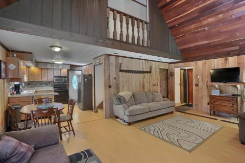 Pet Friendly Wi-Fi Firepit TV in 布魯克維爾