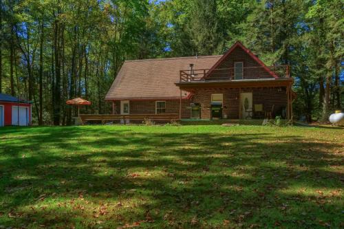 Pet Friendly Wi-fi Firepit Tv in Brookville