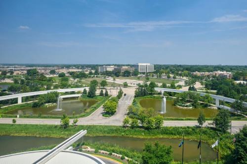 Renaissance Schaumburg Convention Center Hotel - image 6