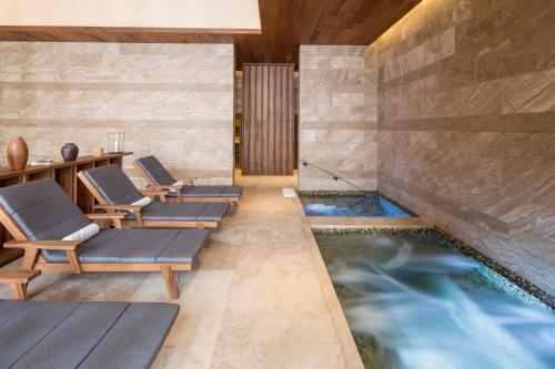 Swimming pool, JW Marriott Los Cabos Beach Resort & Spa in San Jose Del Cabo