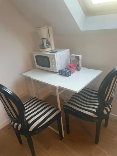 Confortable chambre dans une maison in นอร์จ ซูร์ มาร์น