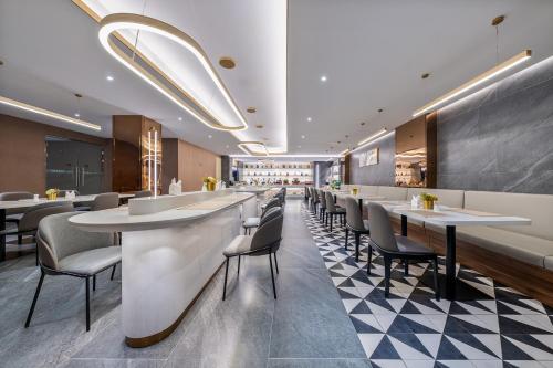 Restoran, Home Inn Plus Harbin Central Street Saint Sophia Cathedral in Harbin
